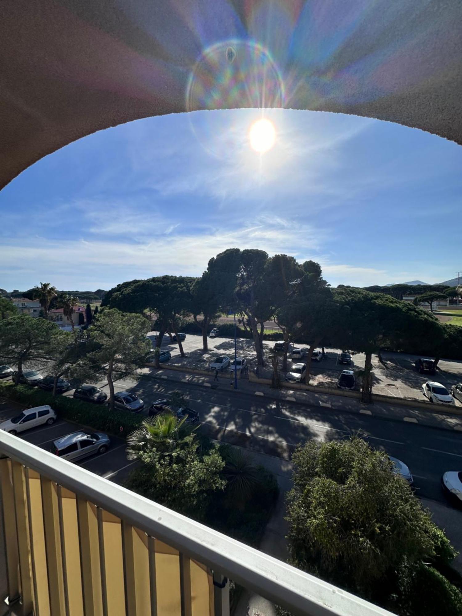 Sejour Au Port Apartamento Hyères Exterior foto