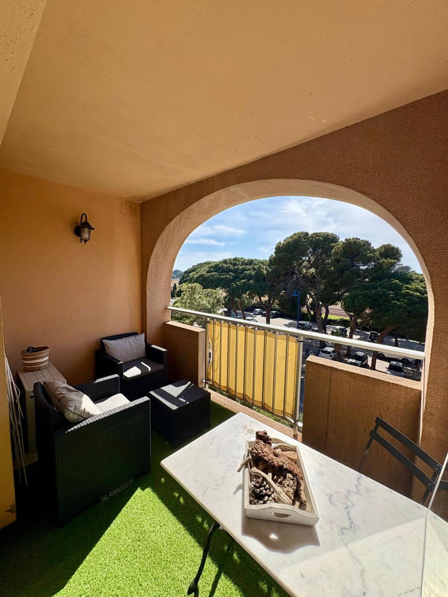 Sejour Au Port Apartamento Hyères Exterior foto