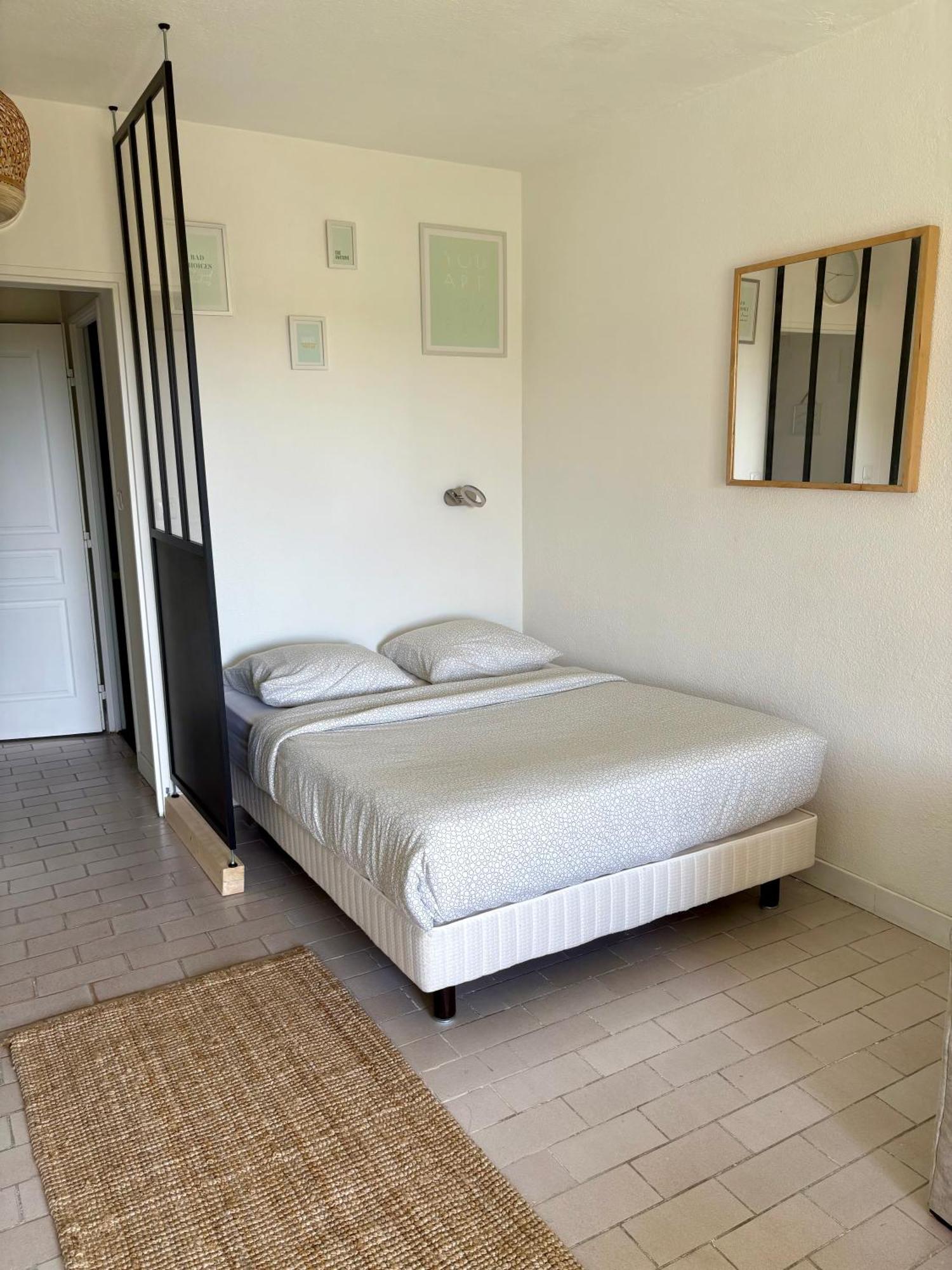 Sejour Au Port Apartamento Hyères Exterior foto