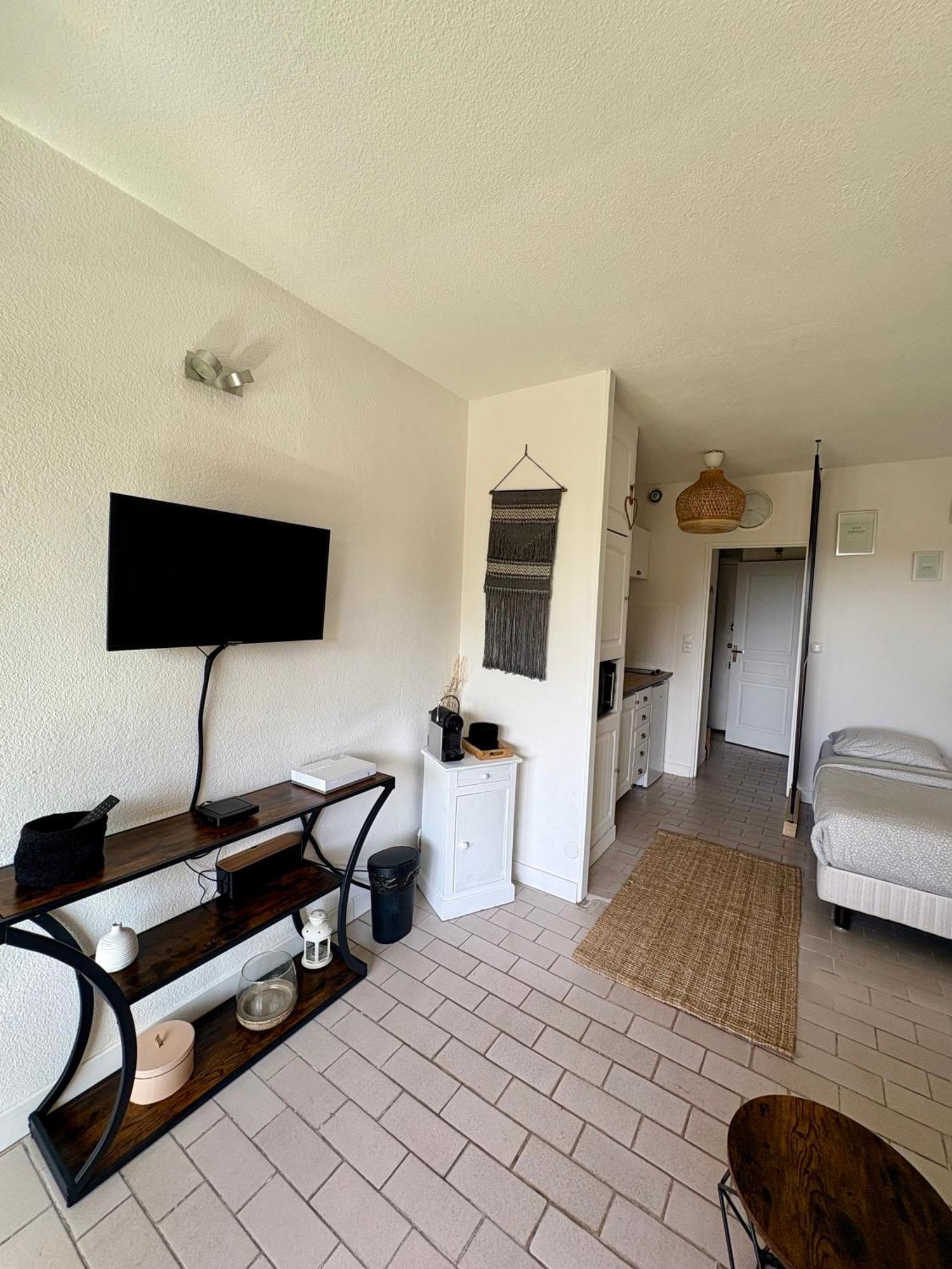 Sejour Au Port Apartamento Hyères Exterior foto